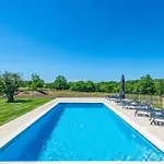 Villa Rosewood