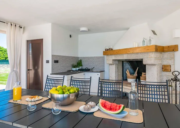 Rosewood Villa Šumber