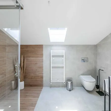Rosewood Villa *